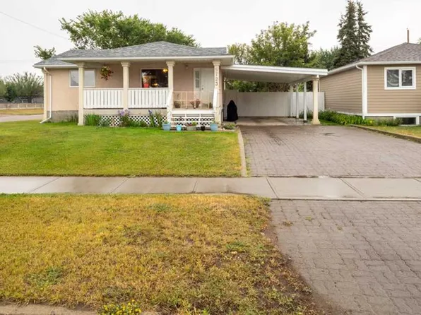 5723 W 54th St, Taber, AB T1G 1K9