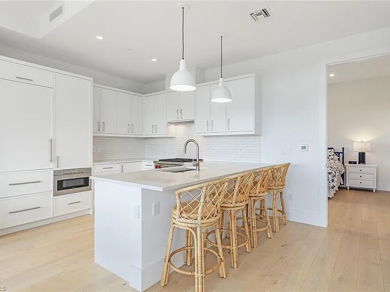 850 Central Ave #305 — Photo 5