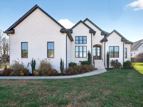 245 Saint Andrews Ct, McMinnville, TN 37110