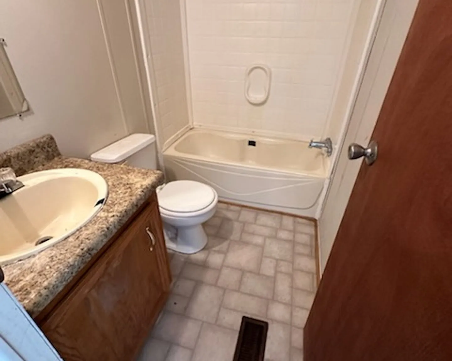 3 bed, 2.0 bath, $1,150 — Photo 3