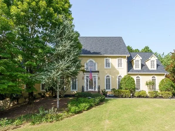 1357 Baniff Ct, Snellville, GA 30078