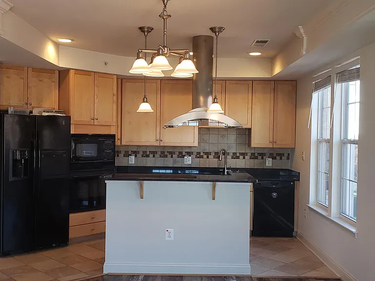 1451 Belmont St NW #401 — Photo 2