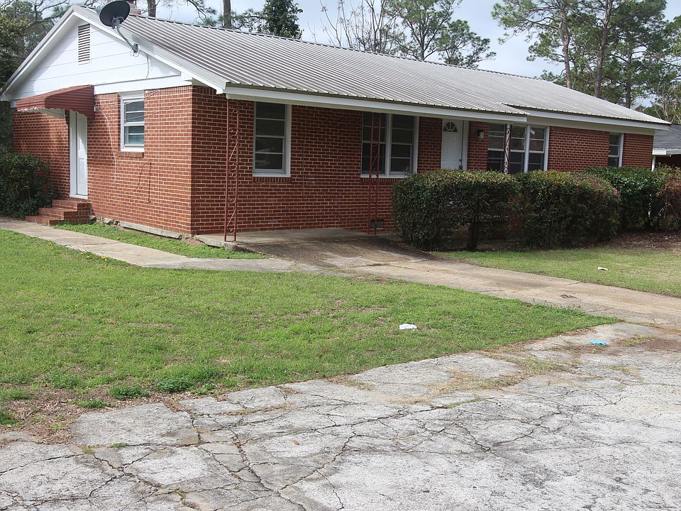 1st image of 1800 Gillionville Rd