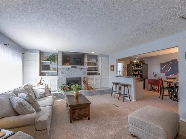 3918 S Hocker Ave, Independence, MO 64055