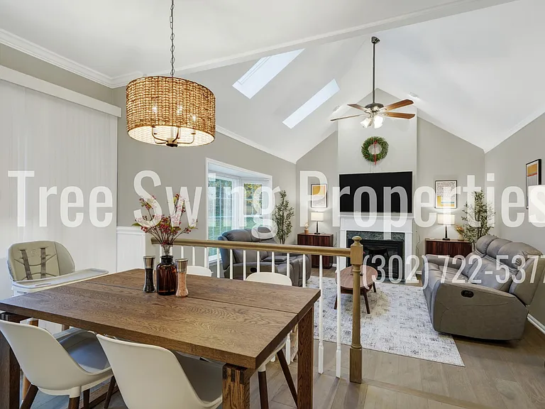 Villanova Ct — Photo 2