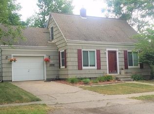 608 Park St, Fenton, MI 48430