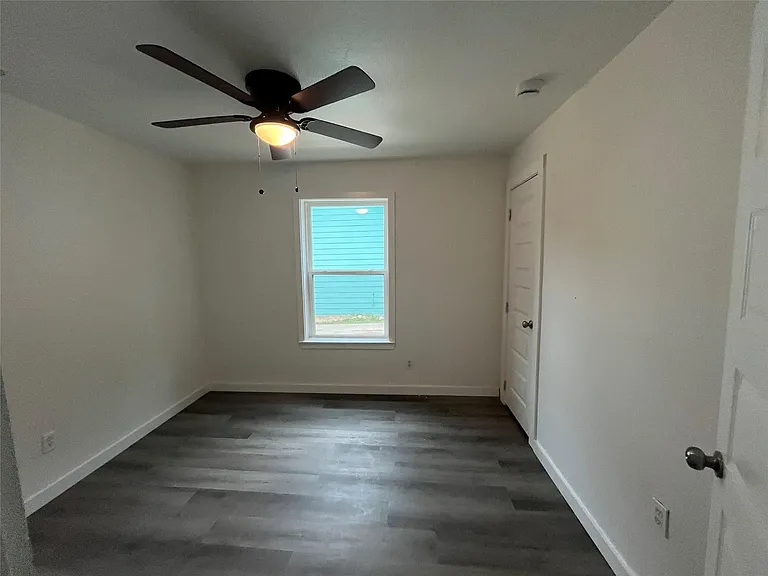 3522 Kenilworth St — Photo 10