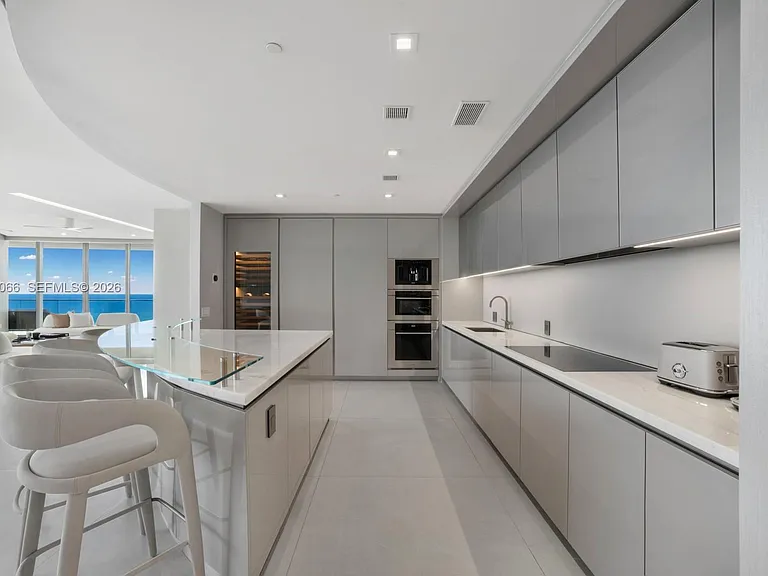 18975 Collins Ave #3000 — Photo 8