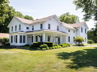 11494 Meahl Rd, Akron, NY 14001