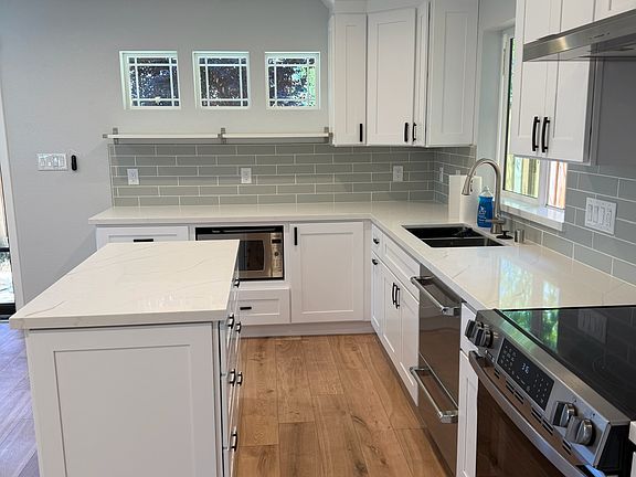3rd image of 2329 Fairfield Ave