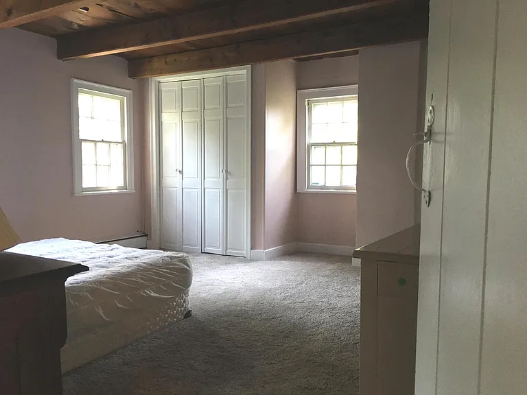 4 Helen Ct — Photo 14