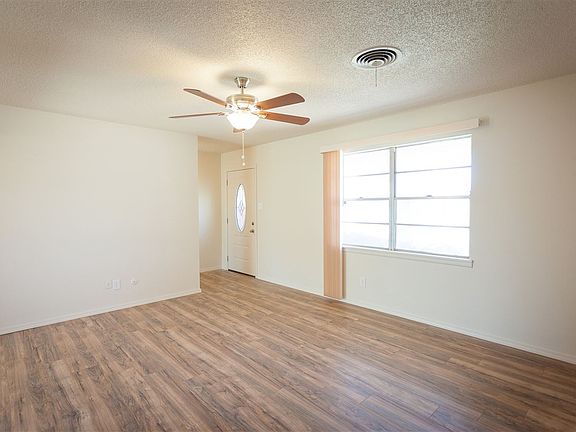 4th image of 2107 Barnett Dr