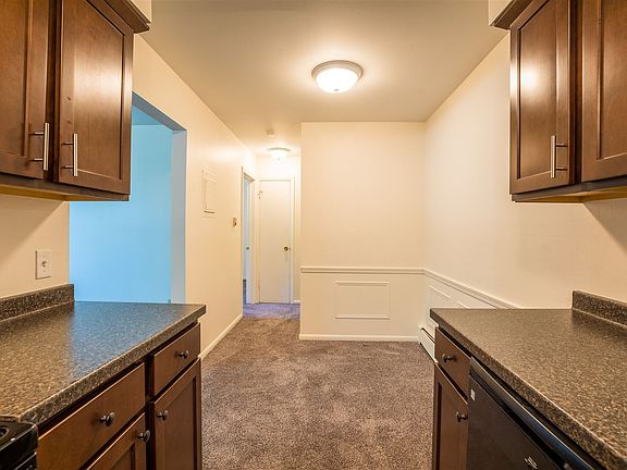 Oakridge_103_Kitchen (02)