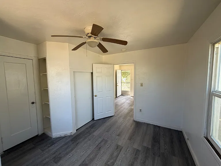 1089 E 21st St #4 — Photo 8