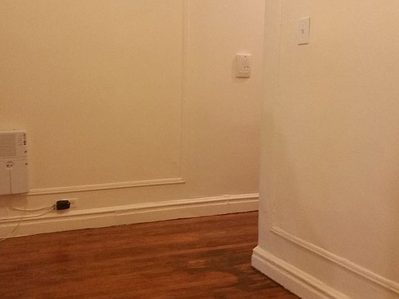 2nd image of 4053 Carpenter Ave APT 2E