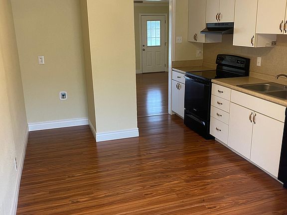 5th image of 2417 Lakeview Cir