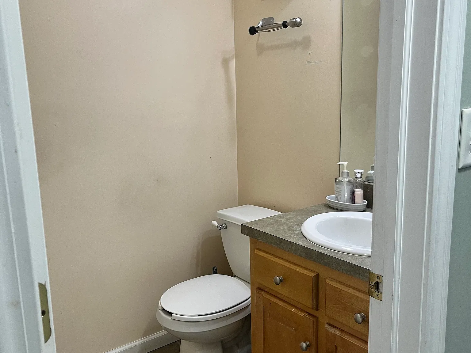 4 bed, 2.5 bath, 1756 sqft, $3,500 — Photo 3
