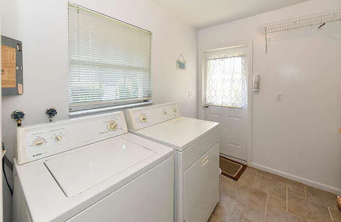 493 Forestview Dr — Photo 15