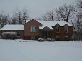 5190 Windy Hill Dr, Gibsonia, PA 15044