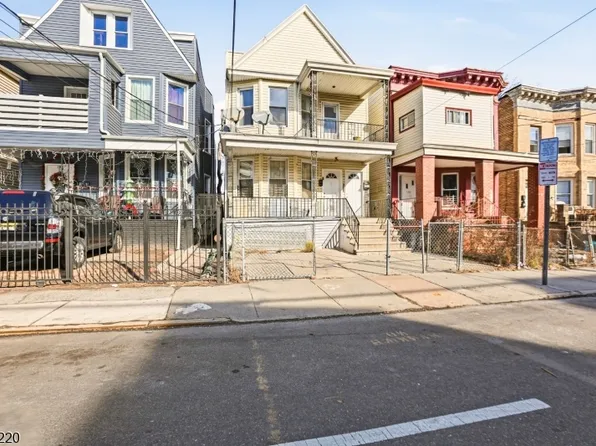 106 Wegman Pkwy, Jersey City, NJ 07305