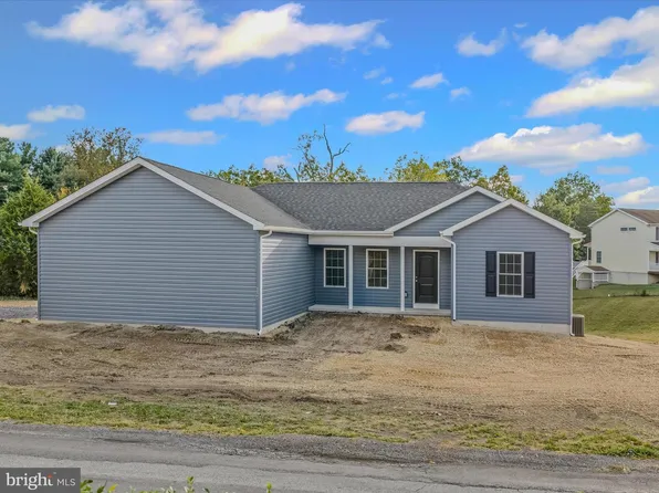 2298 Nadenbousch Ln, Inwood, WV 25428