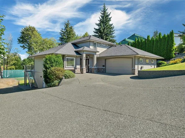 830 Pinecrest Rd, Campbell River, BC V9W 3P3