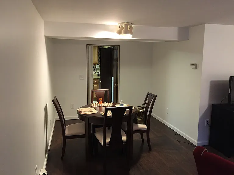 2 Marion Ave — Photo 2