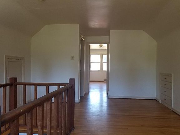 2nd image of 7216 25th Ave E