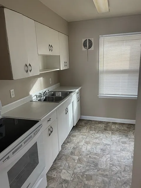 2 bed, 850 sqft, $930 — Photo 2