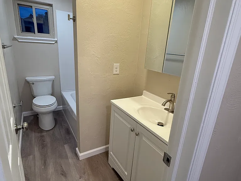 409 Brown Ave — Photo 4