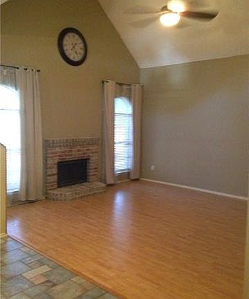 3rd image of 1700 Circle Creek Dr