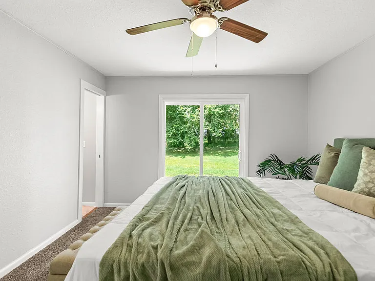 2300 W Holly St — Photo 10