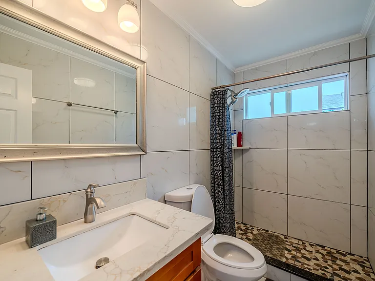 2189 Wilson St — Photo 4