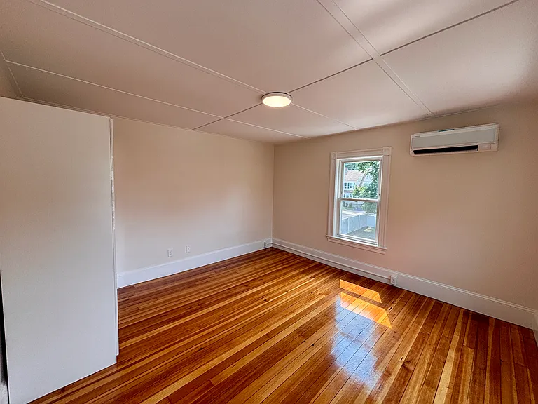 29 Sylvan St #2 — Photo 9