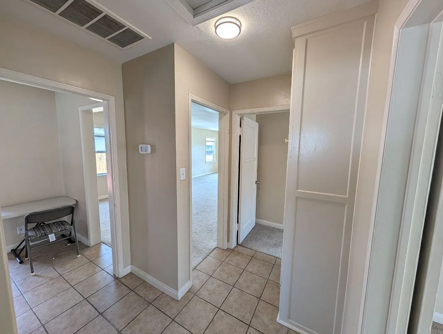 2 Bed 1 Bath Humble Abode With Detached Garage And Laundry Hook Ups — Photo 4