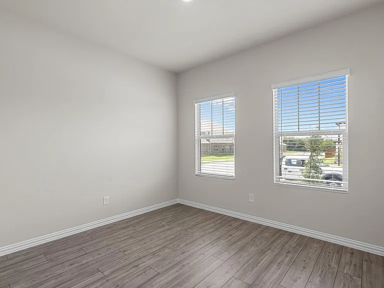 210 Monarch Way — Photo 3