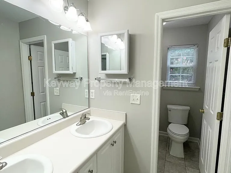 1391 Watsonia Dr — Photo 10