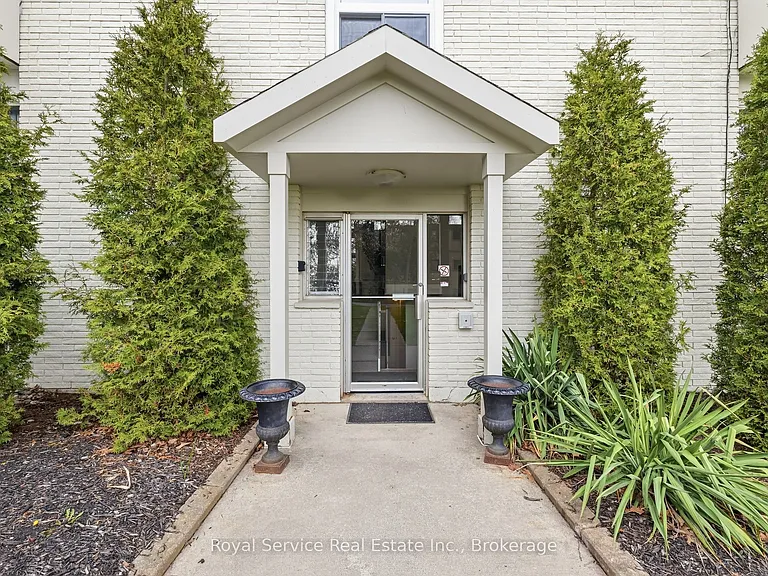 118 Perry St #19 — Photo 8