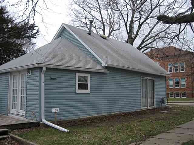 1st image of 107 N 3rd St