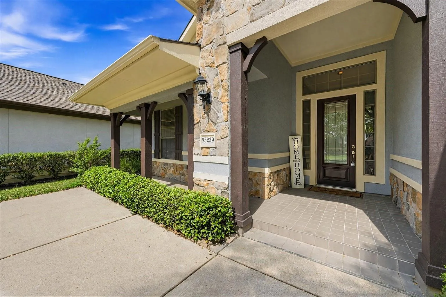 3 bed, 3.0 bath, 2727 sqft, $3,400 — Photo 3