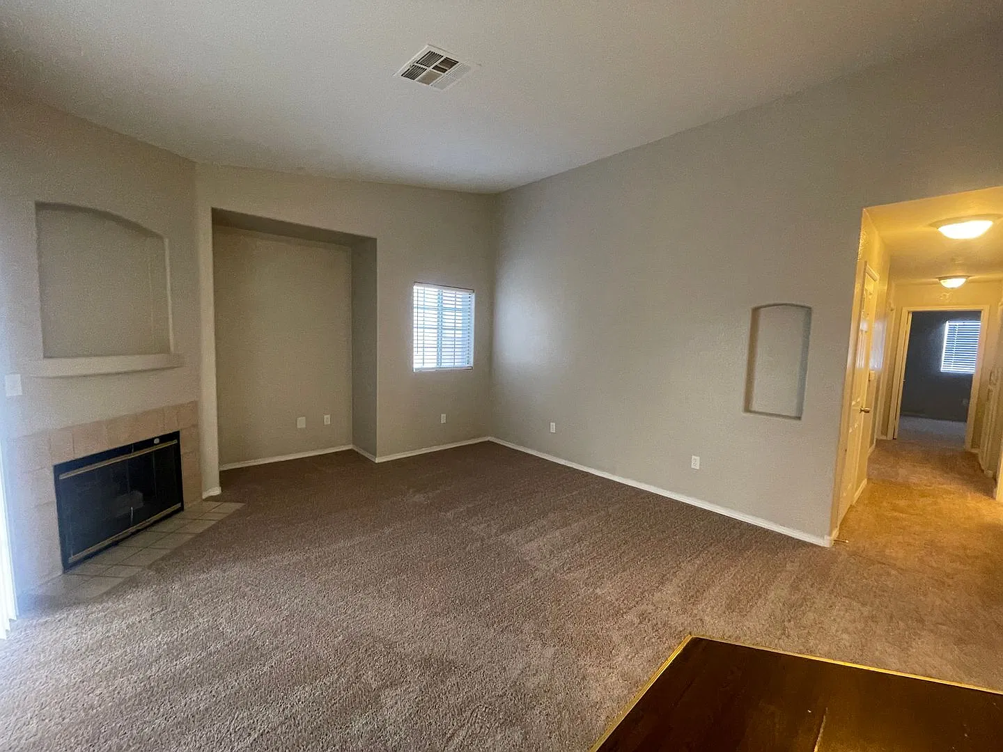 Charming 3-Bedroom, 2-Bath Condo for Rent — Photo 4