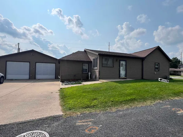 408 E Monroe St, Mauston, WI 53948