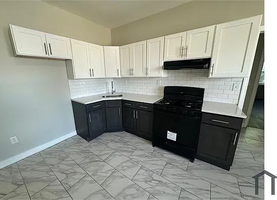935 Clinton Ave #2B — Photo 1