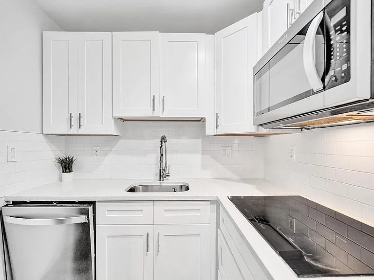 3040 NE 16th Ave #A405 — Photo 6