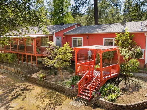 17627 Yellow Pine Ave, Shasta Lake, CA 96019