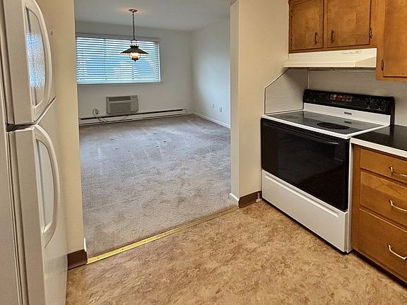 4th image of 1222-1226 E Livingston St #1226-B