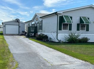 13 Swallow Ln, Beecher, IL 60401