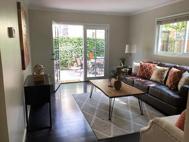 815 Cowper St #815 — Photo 4
