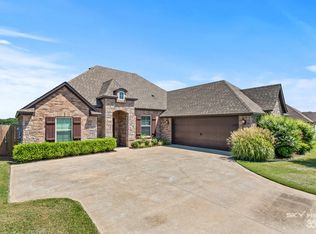 5705 SW Gunstock Rd, Bentonville, AR 72713
