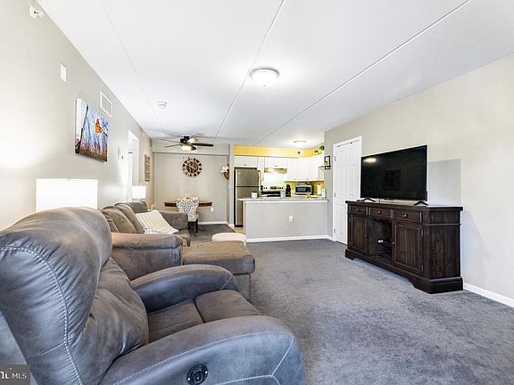 4th image of 5200 Hilltop Dr #42